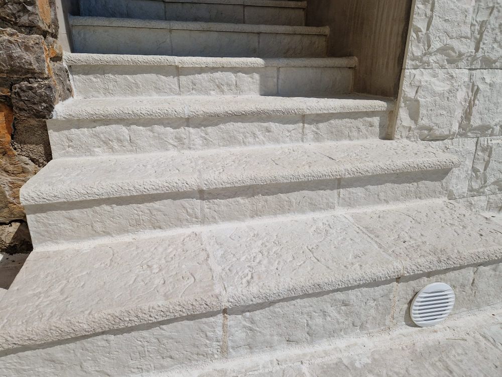 dekorativni kamen stepenice