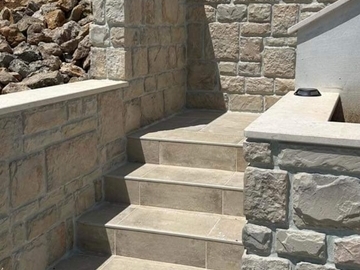 dekorativni-kamen-za-stepenice0