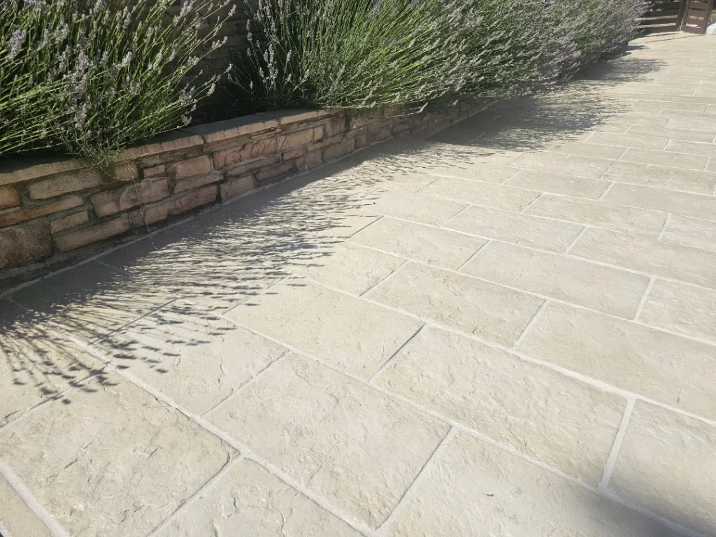 dekorativni-kamen-za-pod